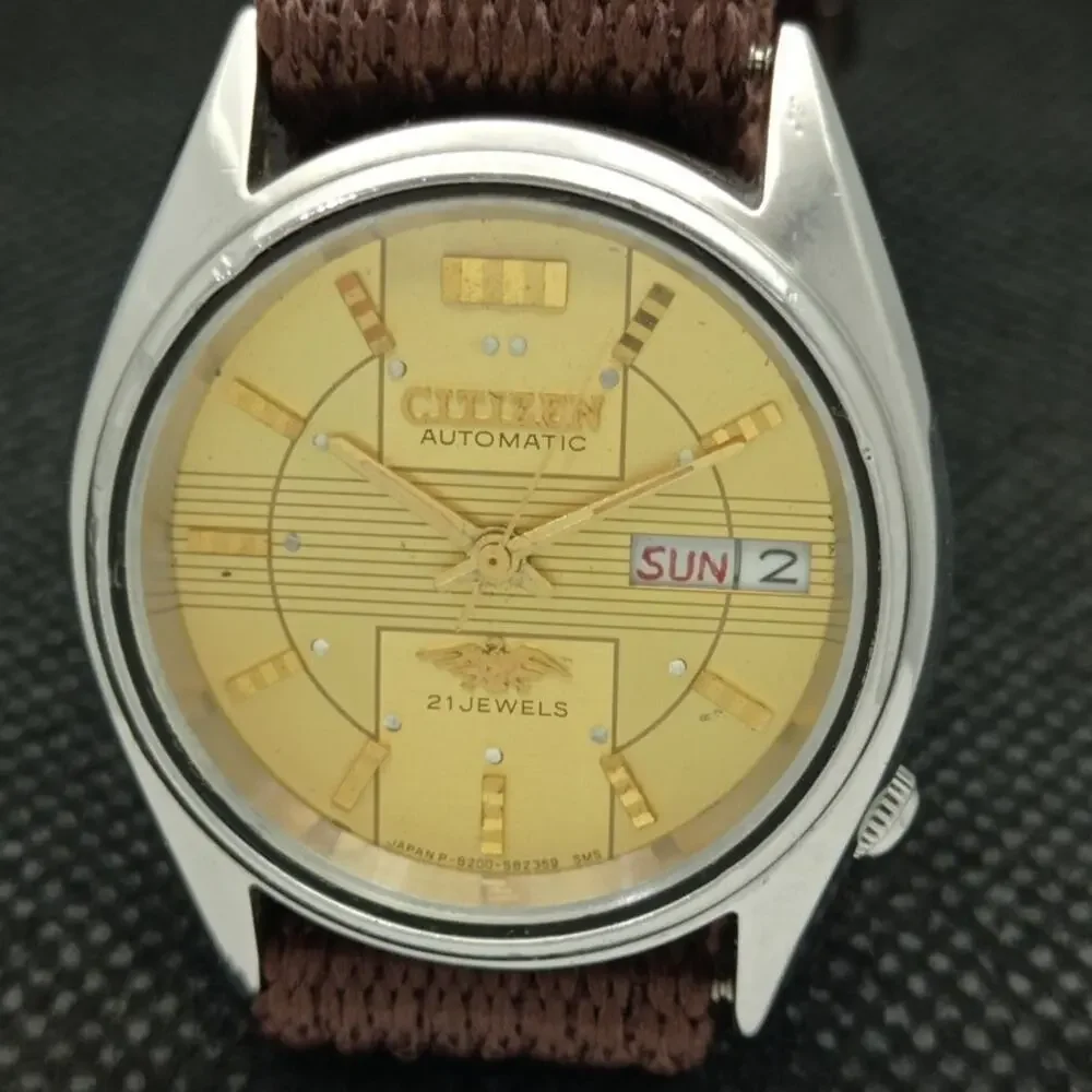 Vintage 1980 Citizen Automatic Mens Silver Watch W/daydate & Gold accents